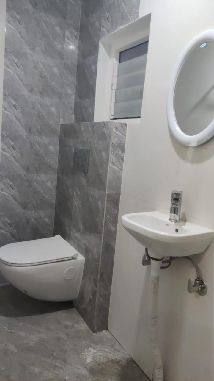 Royal Inn Guwahati Buitenkant foto